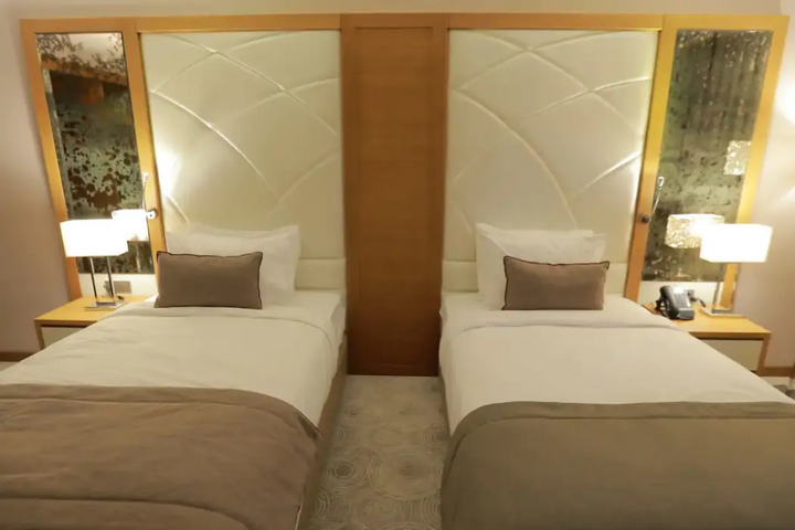 Room 4 of 4