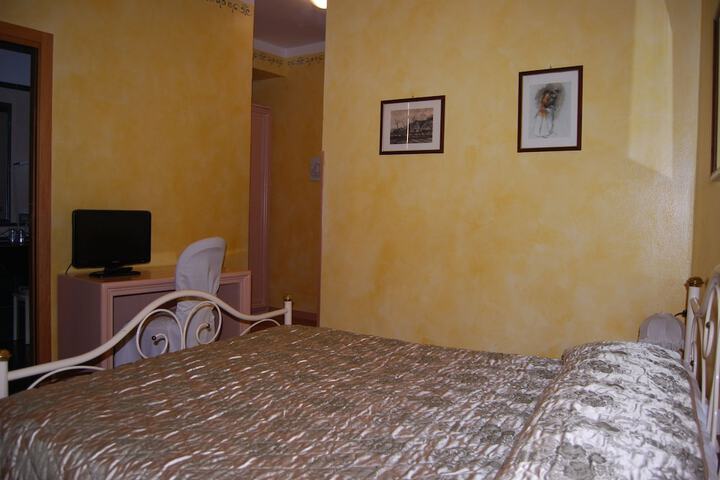 Room 48 of 90