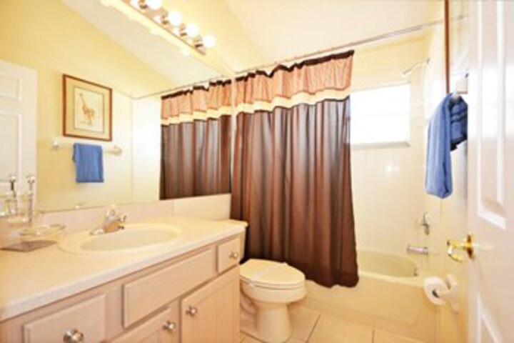 Room 4 of 34