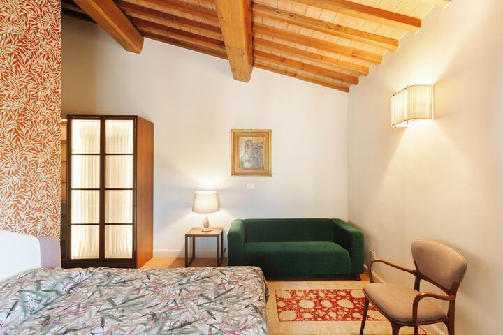 Room 10 of 27