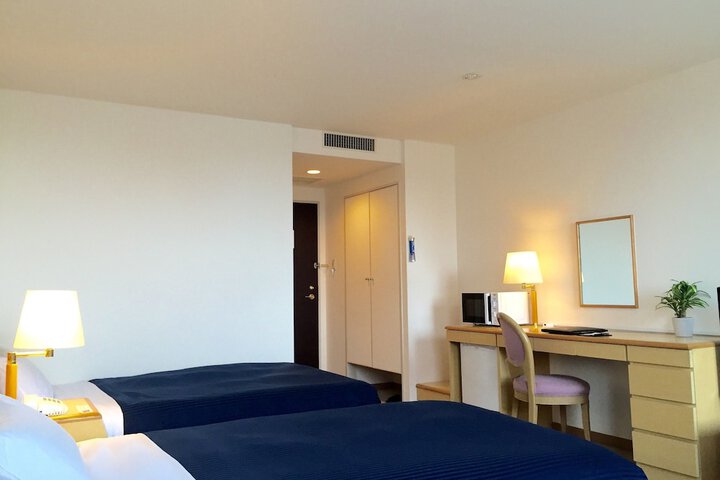 Room 7 of 26