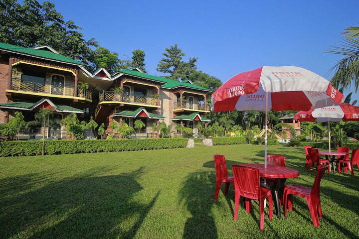 Hotel Exterior 4 of 25