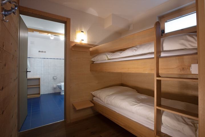Room 29 of 83
