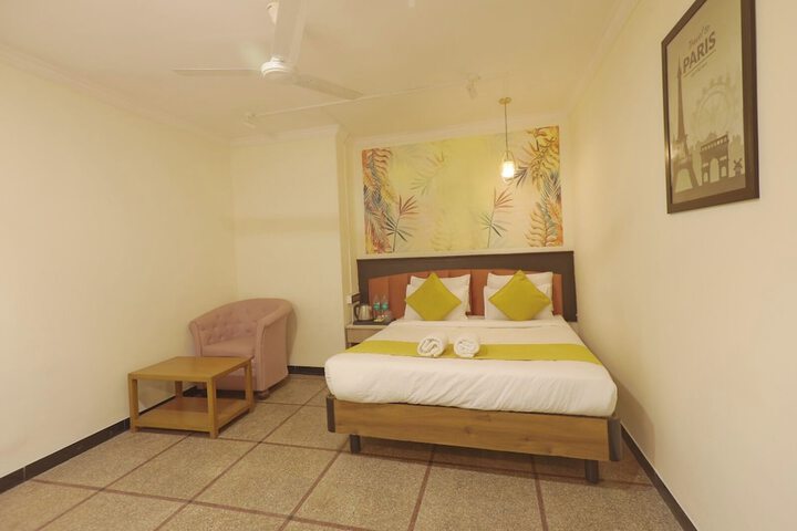 Room 3 of 10