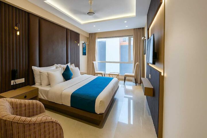 Room 2 of 11