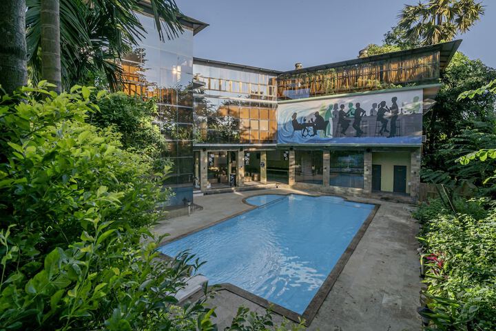 Pool 42 of 101