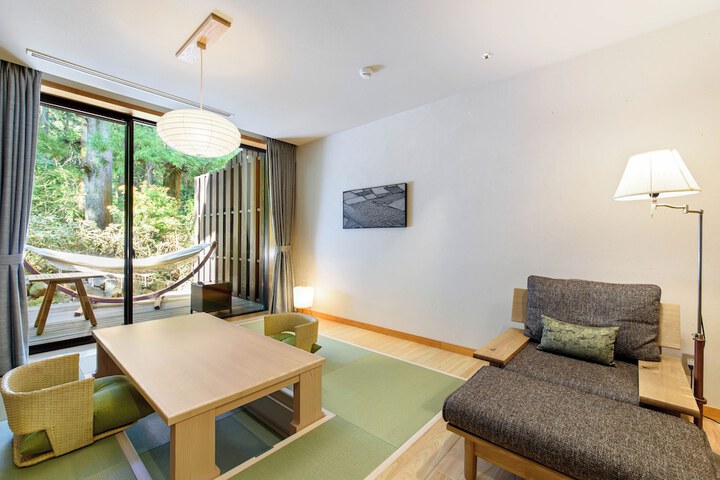 Room 4 of 50