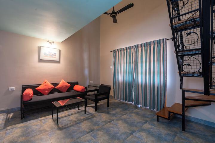 Room 28 of 114