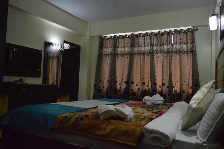 Room 18 of 37