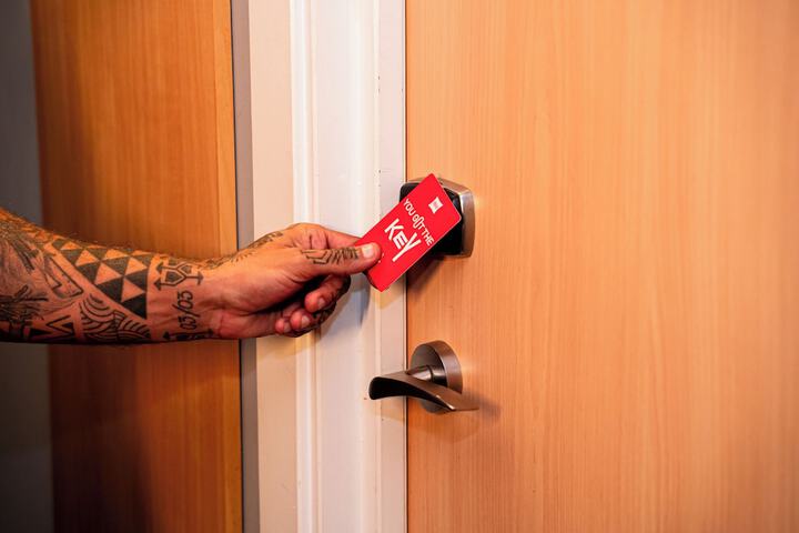 Room 43 of 128