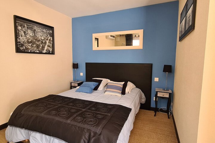 Room 10 of 36