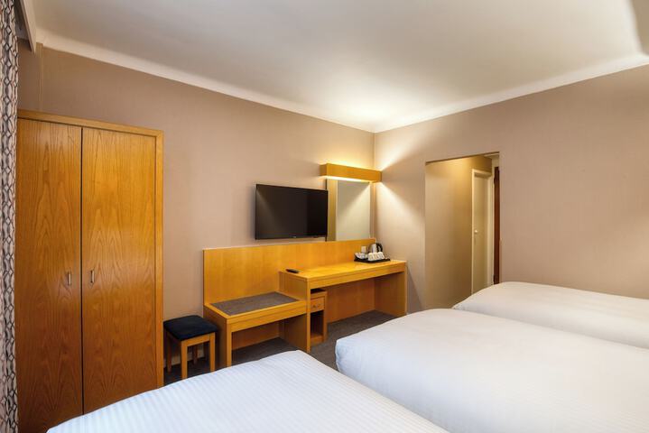 Room 43 of 119