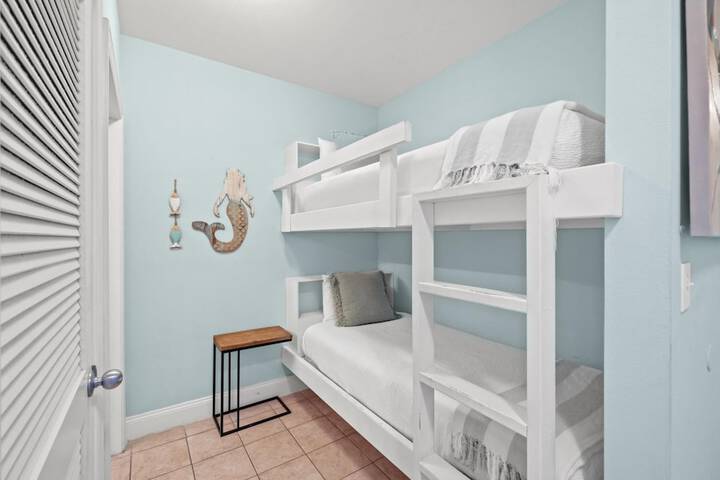 Room 16 of 151