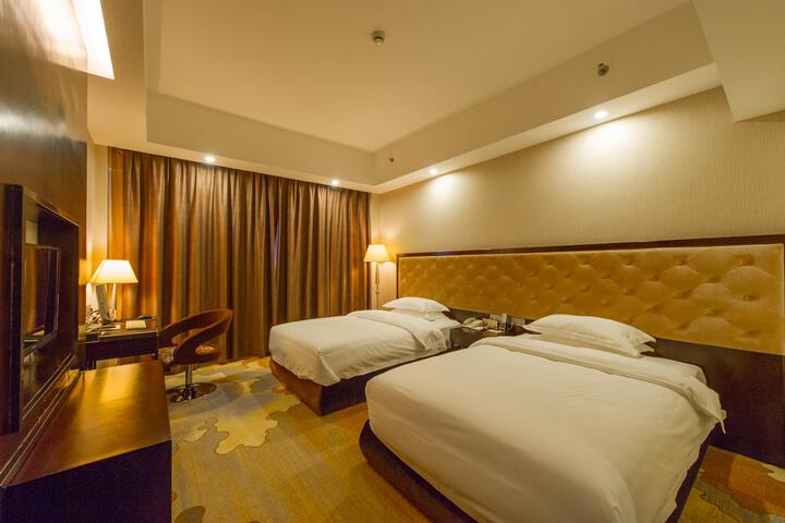 Room 25 of 27