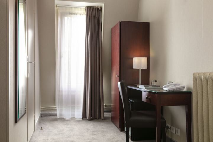 Room 19 of 65