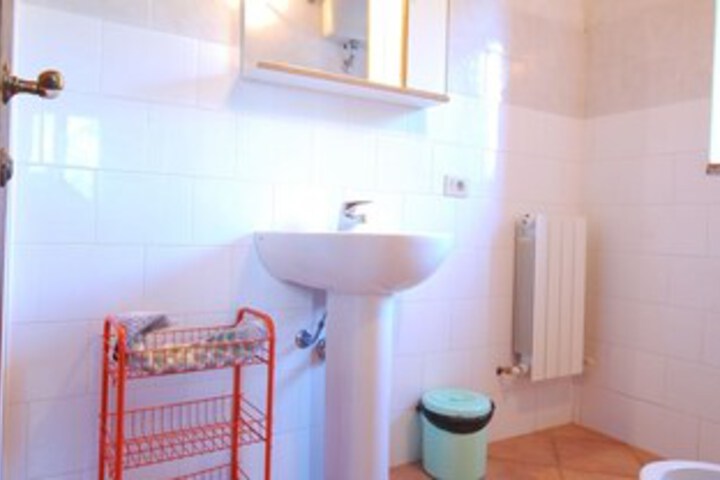 Room 2 of 43