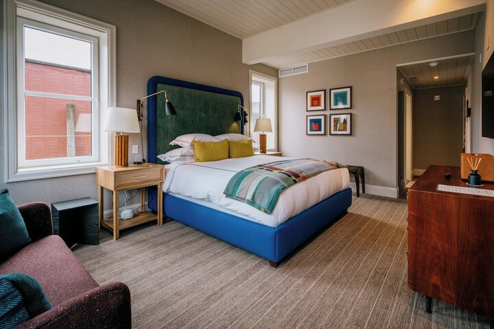 Room 30 of 64