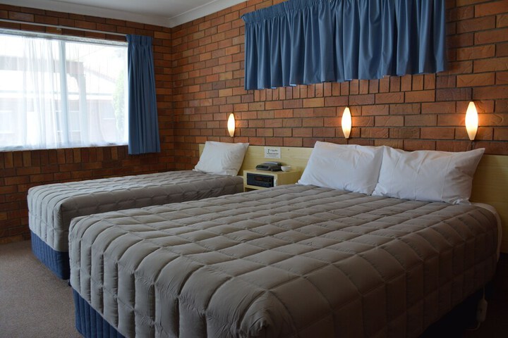 Room 5 of 26