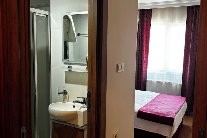 Room 7 of 23