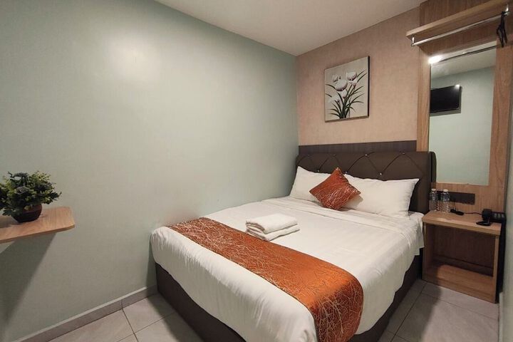 Room 6 of 60