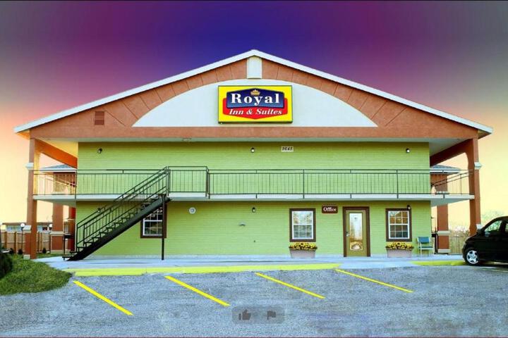 Royal Inn &  Suites in Tyler, TX