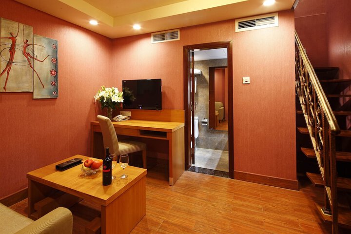 Room 26 of 47