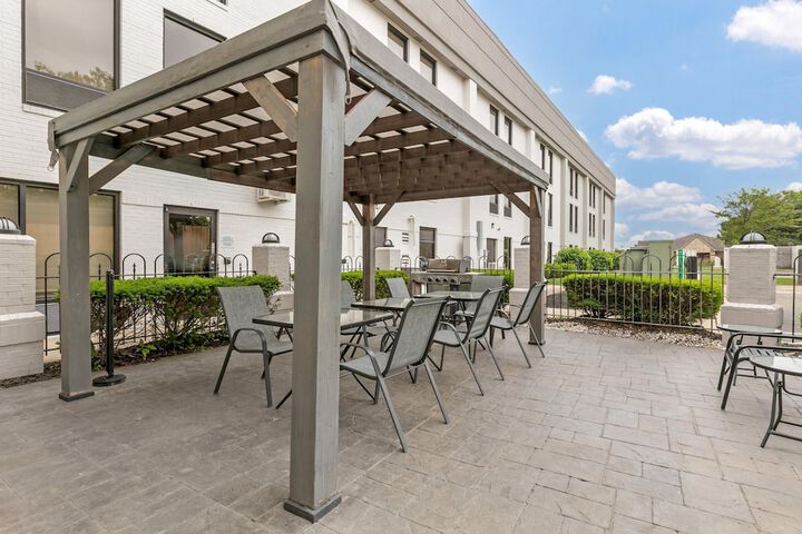Terrace/Patio 33 of 34