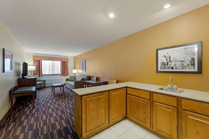 2 Queen Beds Interior Entrance WiFi Full Breakfast (16 of 19)