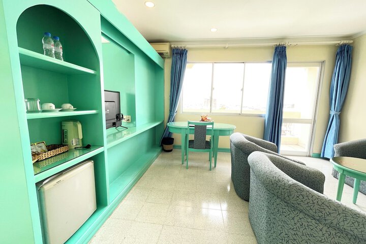 Room 9 of 30