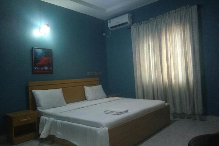 Room 11 of 22