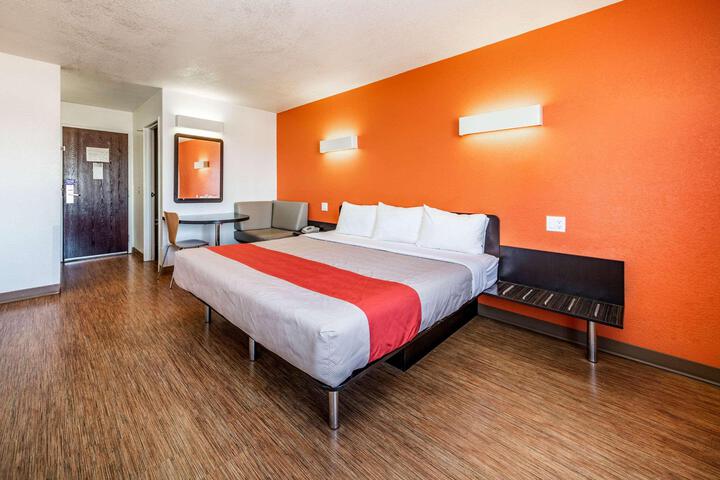 Room 27 of 115
