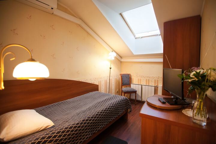 Room 43 of 59