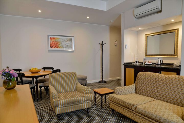 Room 9 of 35