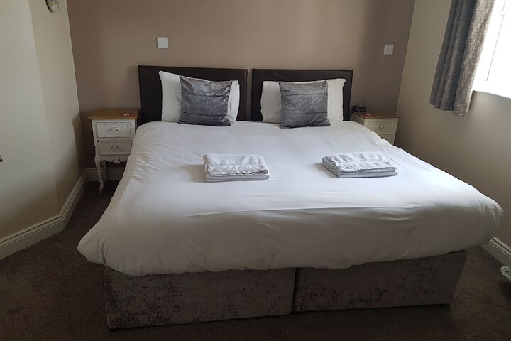 Room 10 of 42
