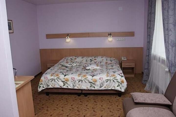 Room 51 of 93
