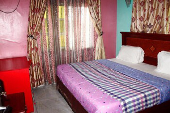 Room 21 of 27