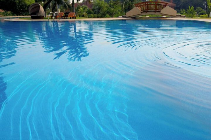 Pool 53 of 157