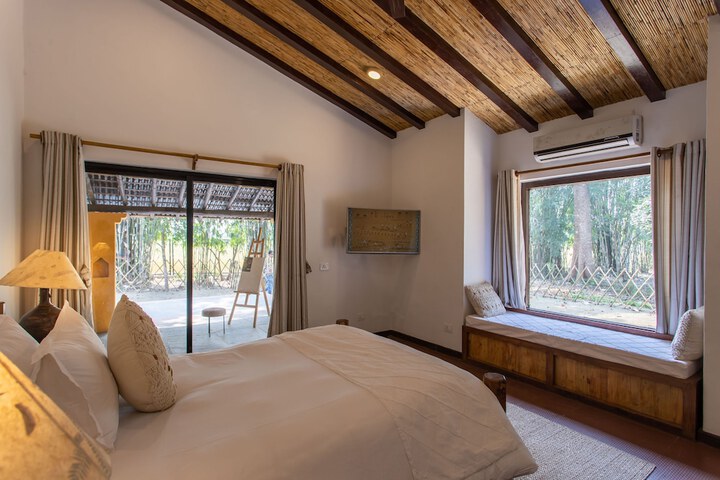 Room 5 of 28