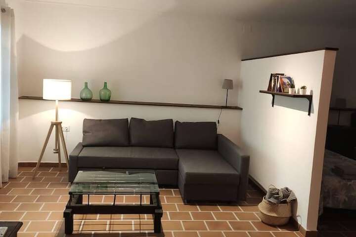 Room 10 of 18