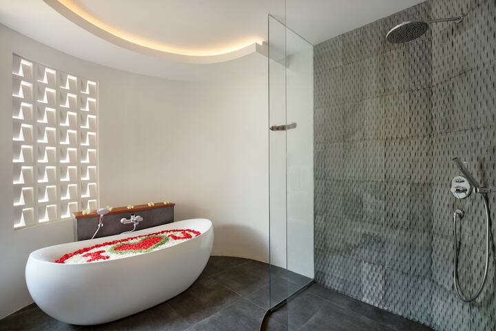 Room 52 of 135