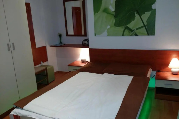 Room 2 of 23