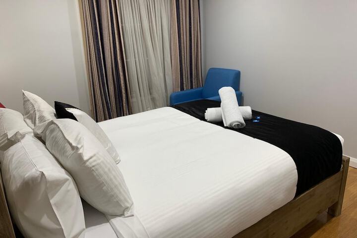 Room 30 of 68