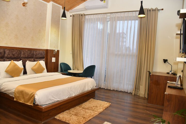 Room 30 of 54