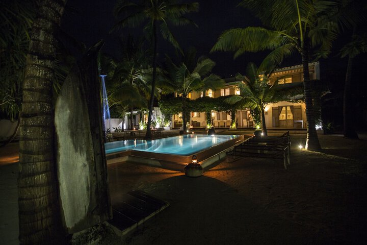 Pool 17 of 33