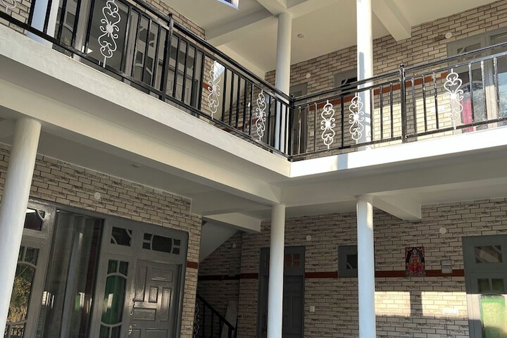 HOM House of MannMauji Riverside