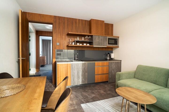 Room 6 of 35