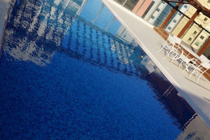 Pool 17 of 25