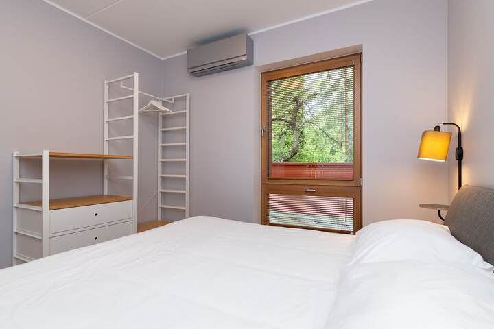 Room 3 of 60