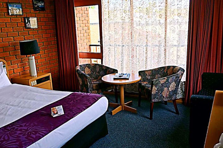 Room 7 of 34