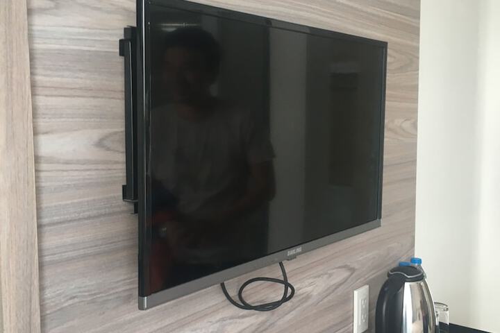 Room 9 of 25